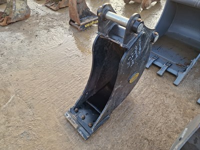 Lot 324 - Unused Strickland 12" Digging Bucket 45mm Pin to suit 4-6 Ton Excavator