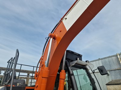 Lot 2020 Hitachi ZX130LCN-6, 700mm Steel Tracks, VG, CV, Hill Hydraulic QH, Piped, 3 Way Camera, A/C, Strickland 24" Bucket (EPA Compliant)