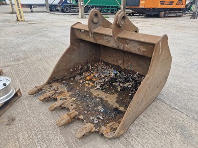 Lot 778 - 68" Digging Bucket 90mm Pin to suit 30 Ton Excavator (Pin Centre 51cm, Dipper Width 39.5cm)