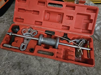 Lot 371 - 13Pcs Slide Hammer & Puller