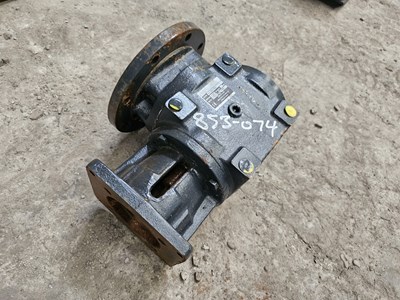 Lot 33 - 90° Gear Box