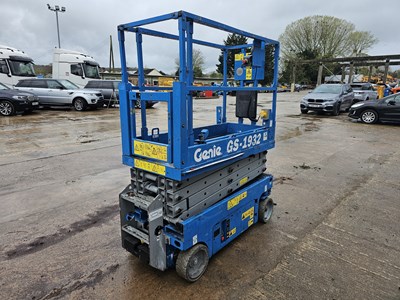 Lot 426 - 2007 Genie GS1932 Wheeled Scissor Lift Access Platform