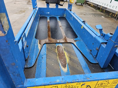 Lot 426 - 2007 Genie GS1932 Wheeled Scissor Lift Access Platform