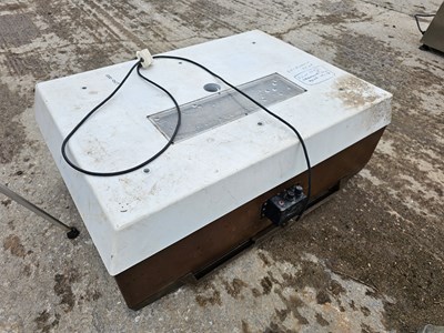 Lot 69 - 240Volt Incubator